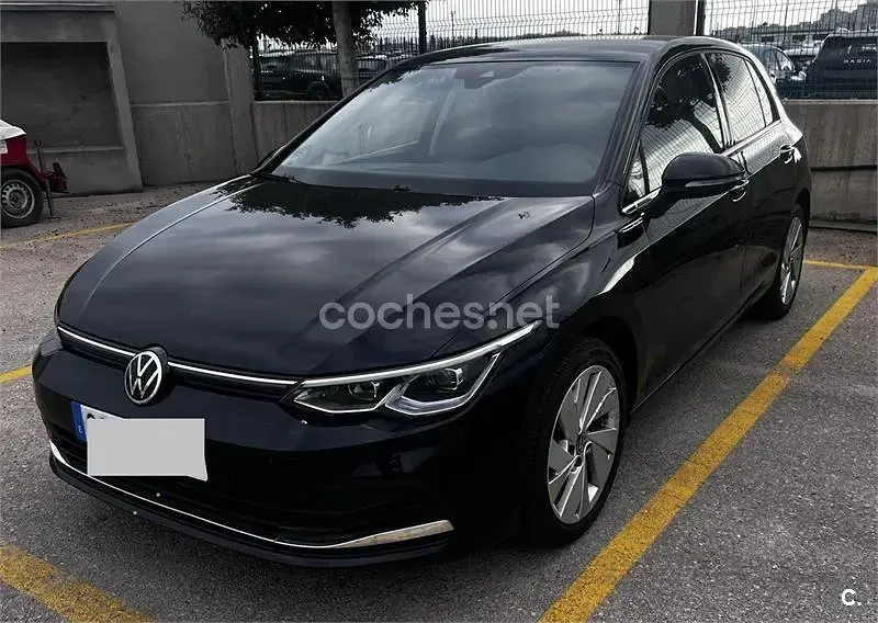 Usado VW Golf VIII 115 CV (84 kW) 2020 Negro Berlina