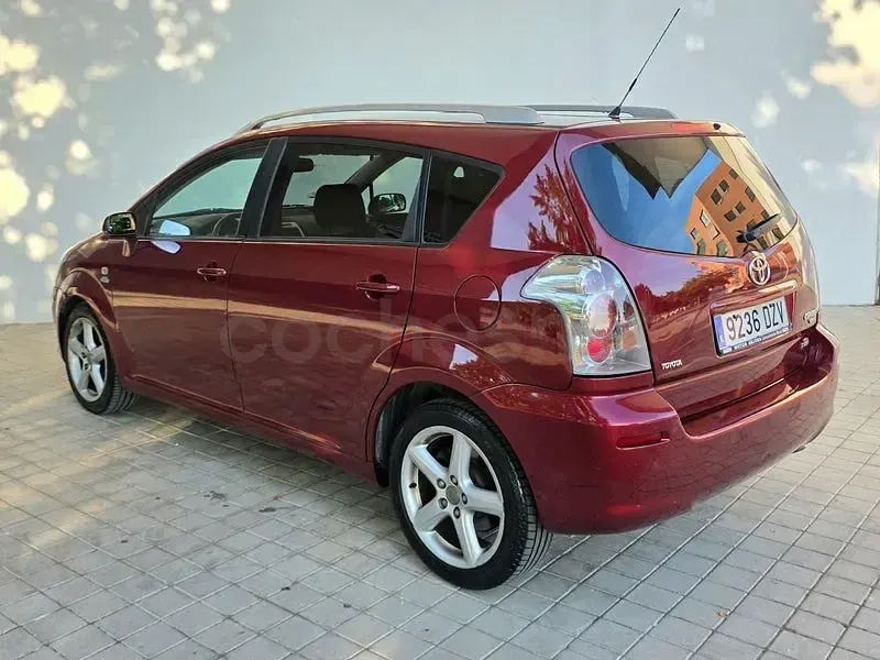 Usado Toyota Corolla Verso Sport 177 CV (130 kW) 2006 Granate Monovolumen