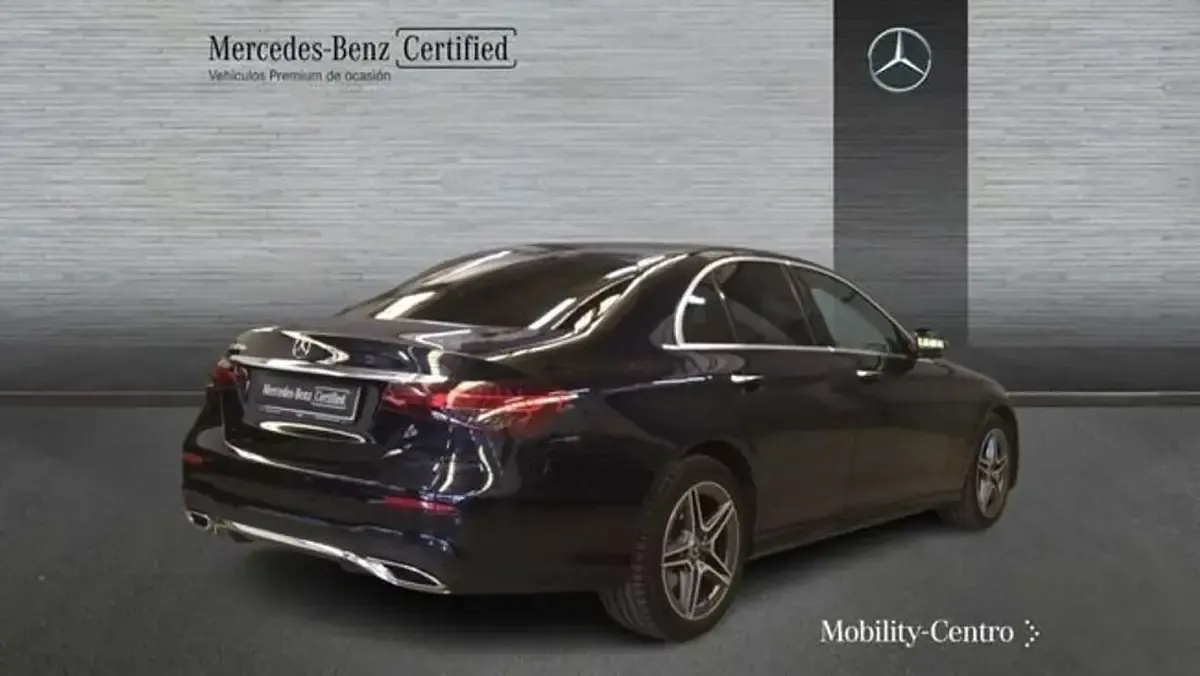 Usado Mercedes E300 306 CV (225 kW) 2022 Azul Berlina