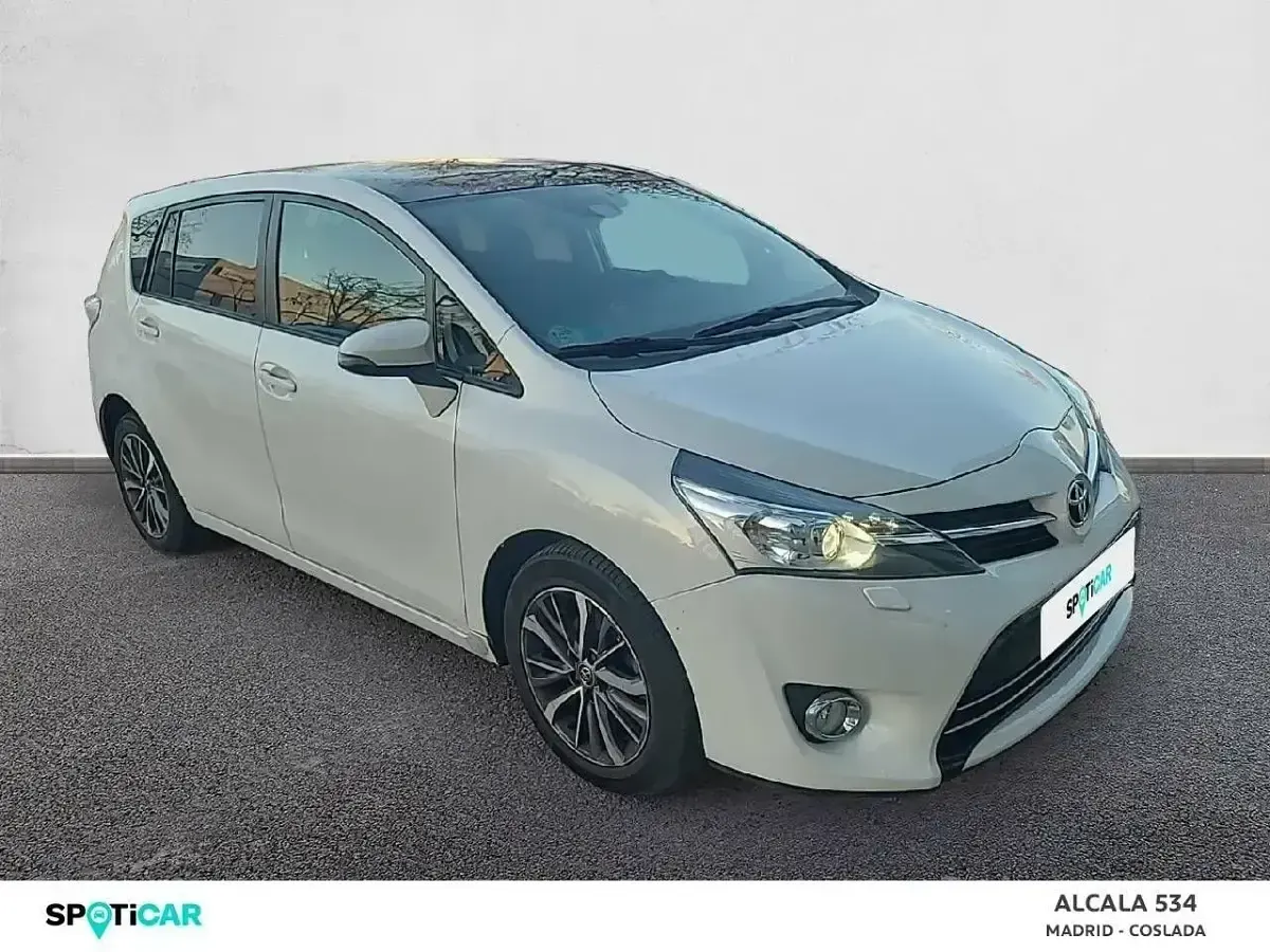 Usado Toyota Verso Advance 147 CV (108 kW) 2016 Blanco Monovolumen