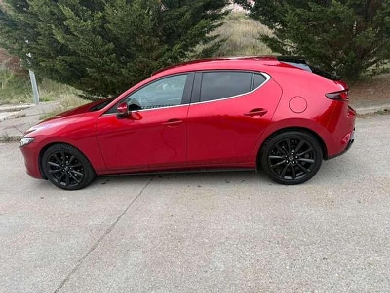 Używany Mazda 3 186 KM (136 kW) 2021 Czerwony Hatchback