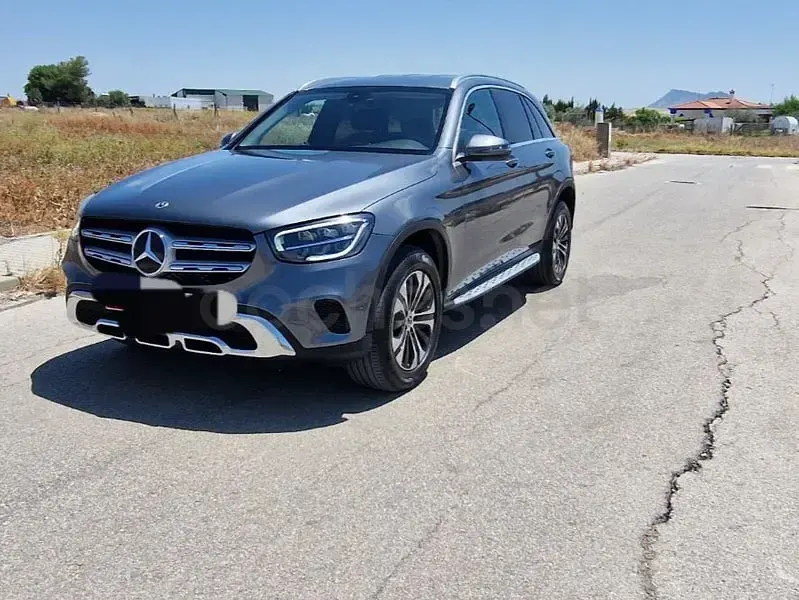 Usado Mercedes GLC300e 306 CV (225 kW) 2021 Gris / plata SUV