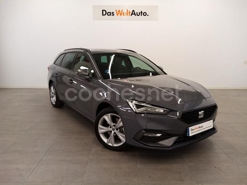 Gris / plata Usado 2024 Seat Leon FR Familiar | 27.700 € (Caro) - Imagen 1/4
