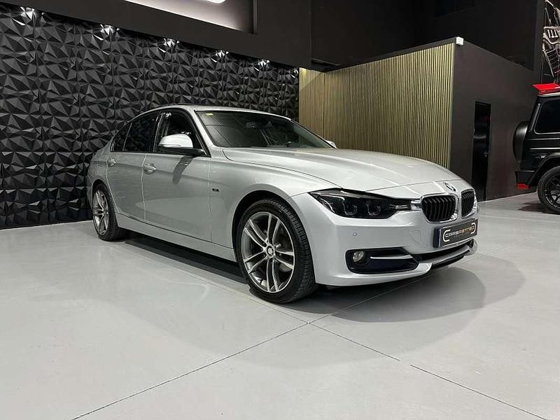 Usado BMW 318 Sport Line 143 CV (105 kW) 2014 Gris Berlina