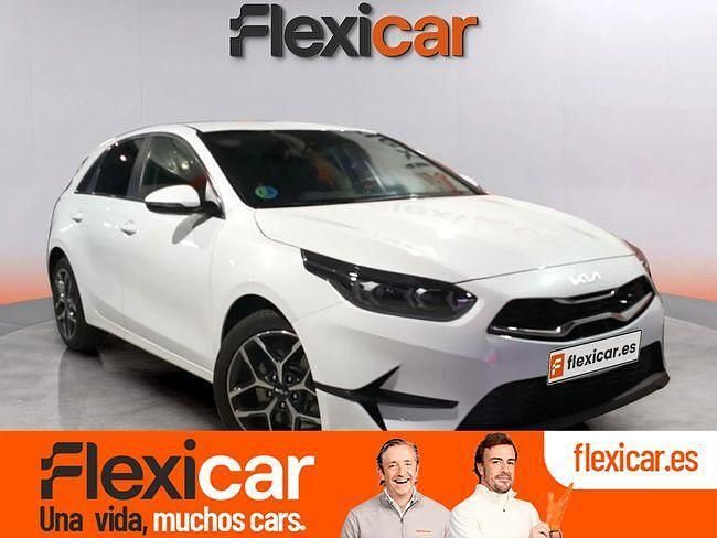 Blanco Usado 2023 Kia Ceed Utilitario | 22.690 € (Precio justo) - Imagen 1/4
