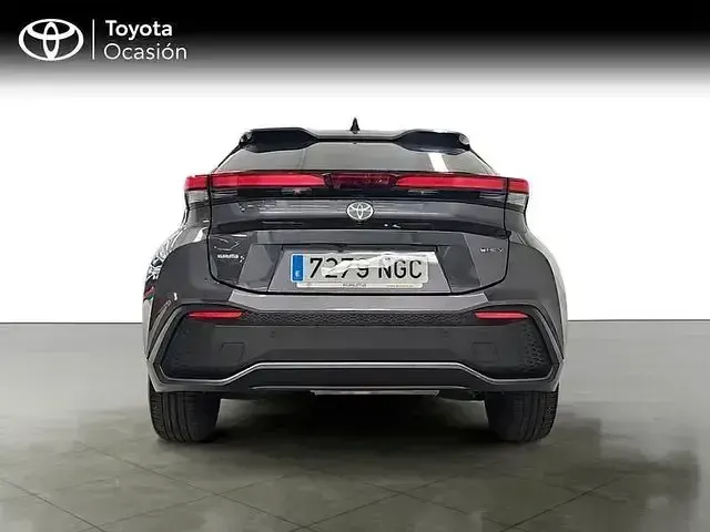 Begagnad Toyota C-HR Advance 140 HK (102 kW) 2025 Grå SUV