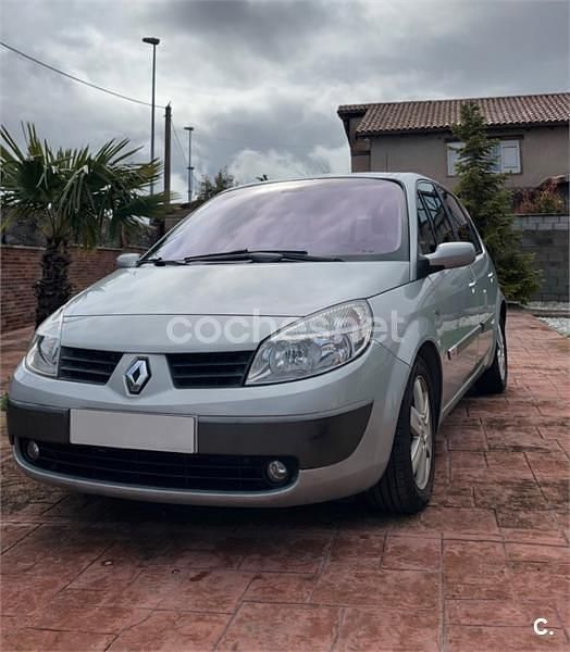Usado Renault Scénic II Dynamique 100 CV (73 kW) 2004 Gris / plata Monovolumen