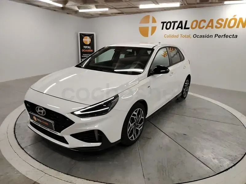 Usado Hyundai i30 N Line 100 CV (73 kW) 2025 Blanco Berlina