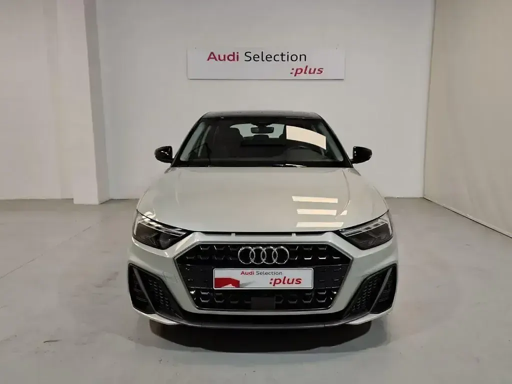 Usado Audi A1 116 CV (85 kW) 2025 Gris SUV