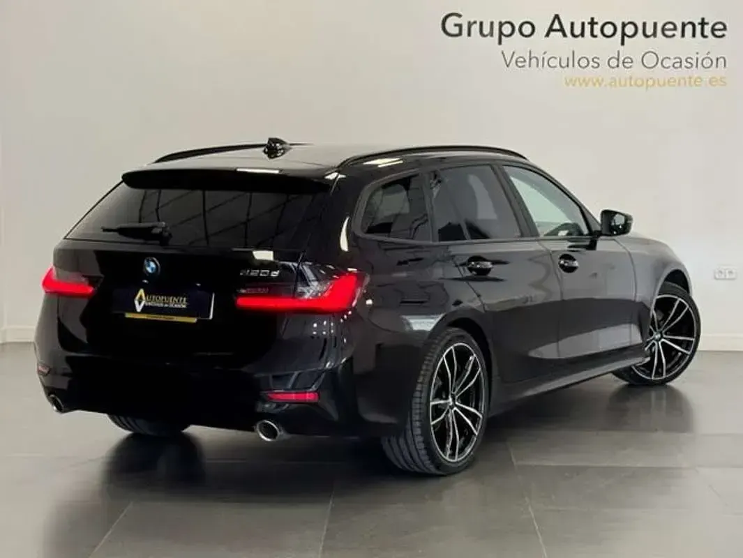 Usado BMW 320e Comfort Edition 190 CV (139 kW) 2022 Negro Familiar