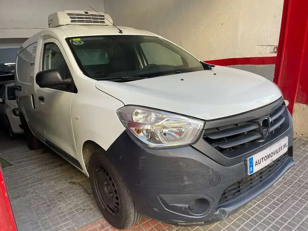 Usado Dacia Dokker Ambiance 90 CV (66 kW) 2015 Blanco Monovolumen