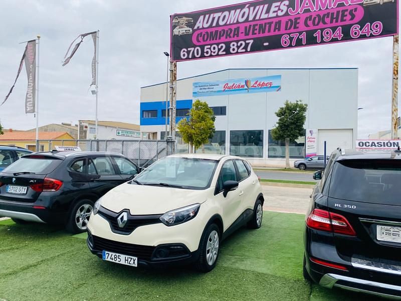 Usado Renault Captur Life 90 HP (66 kW) 2014 Bege SUV