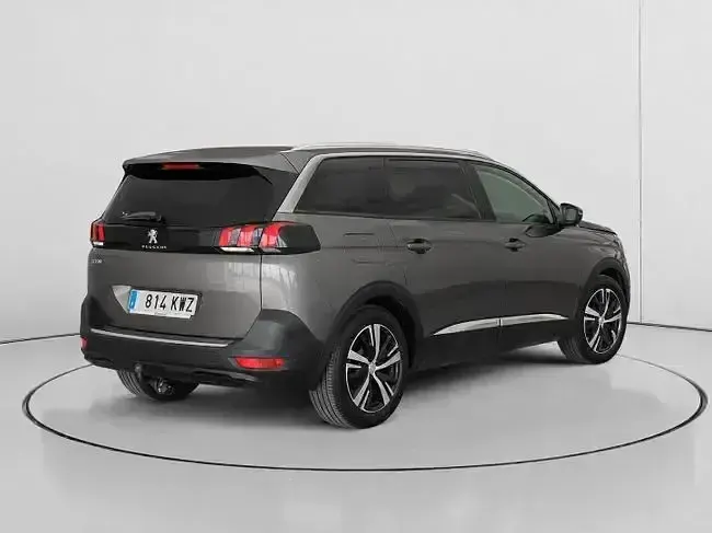 Usado Peugeot 5008 Allure 130 CV (95 kW) 2019 Gris SUV