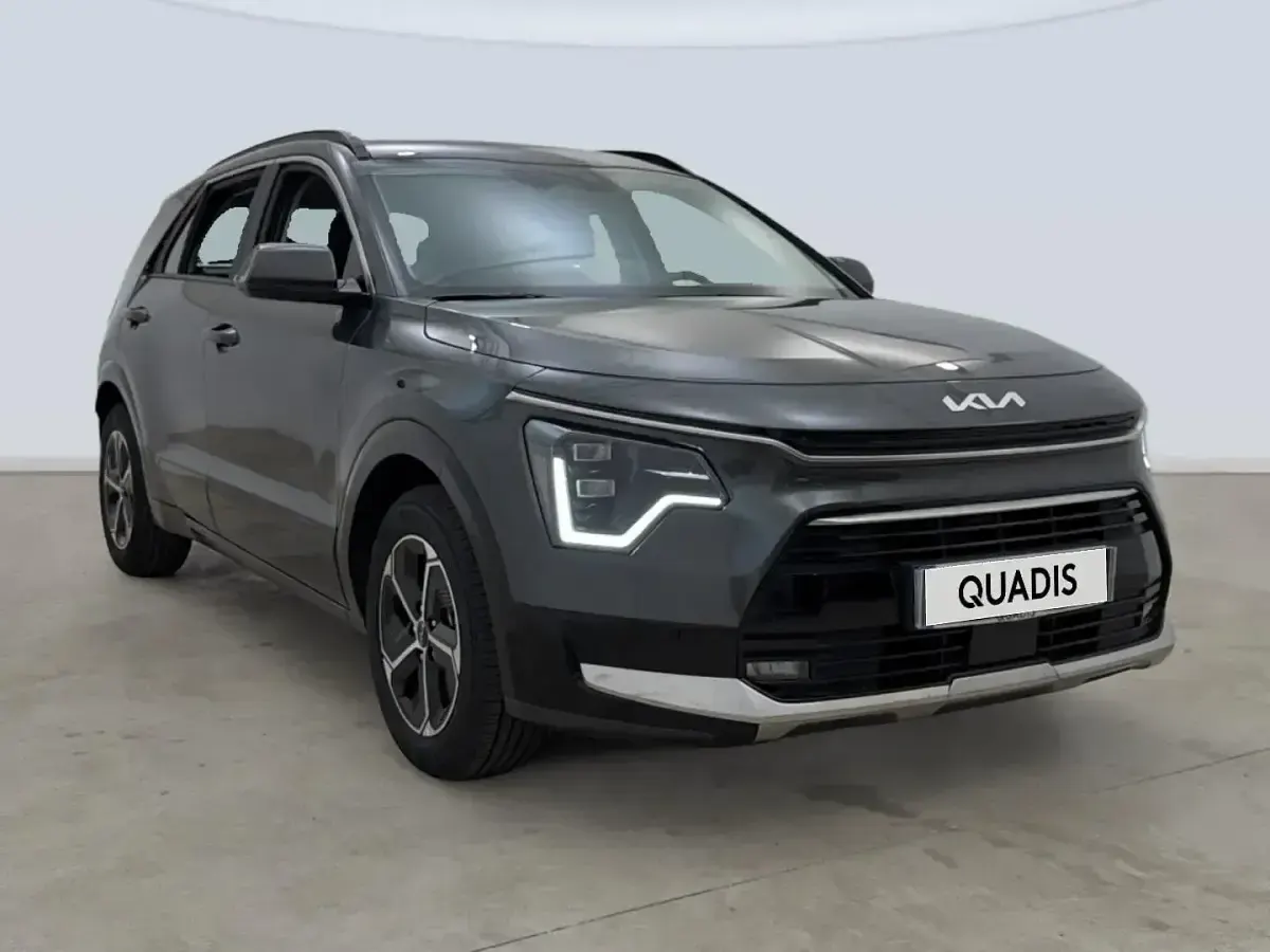 Usado Kia Niro 129 CV (94 kW) 2025 Gris SUV