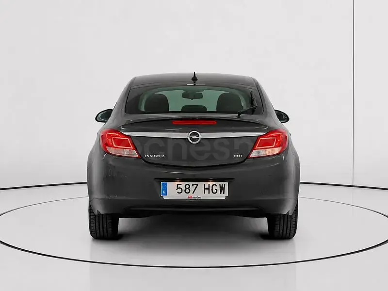Usado Opel Insignia Edition 130 CV (95 kW) 2011 Gris / plata Berlina