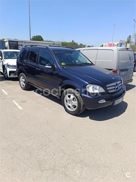Usado Mercedes ML350 245 CV (180 kW) 2004 Violeta / lila SUV