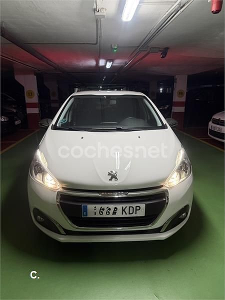 Usado Peugeot 208 Active 75 CV (55 kW) 2017 Blanco Utilitario