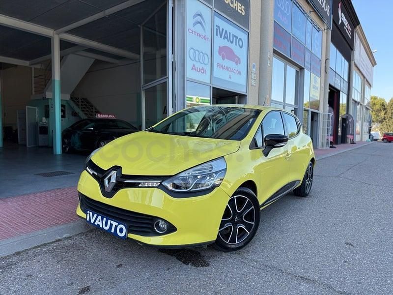 Usado Renault Clio IV Dynamique 90 CV (66 kW) 2013 Amarillo Berlina