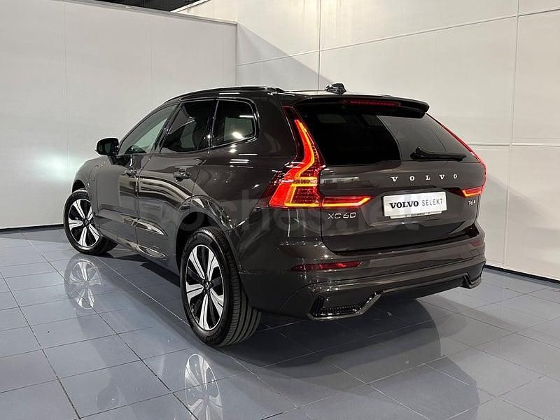 Usado Volvo XC60 Plus 350 CV (257 kW) 2025 Gris / plata SUV