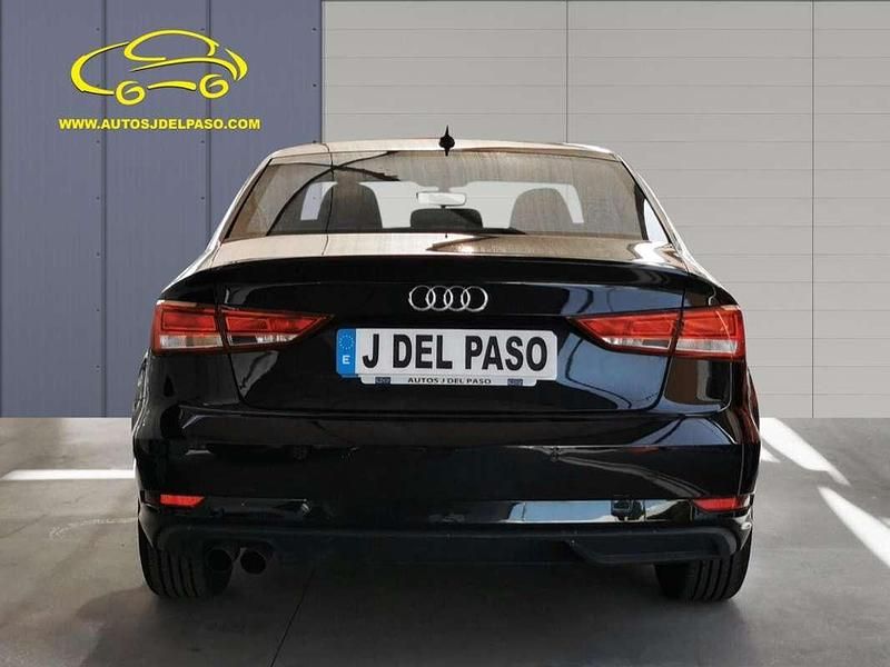 Usado Audi A3 150 CV (110 kW) 2019 Negro Berlina