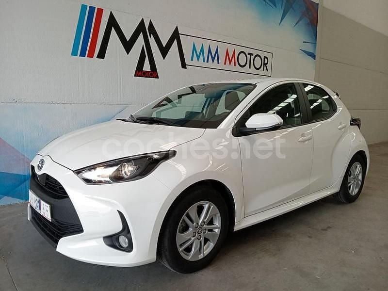 Blanco Usado 2022 Toyota Yaris Hybrid Active Berlina | 17.000 € (Buen precio) - Imagen 1/4