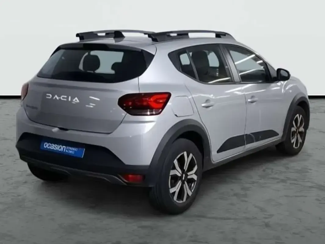 Usado Dacia Sandero 91 CV (66 kW) 2022 Gris Berlina