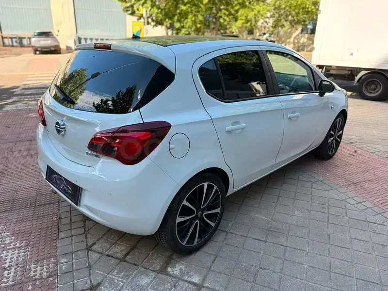 Usado Opel Corsa Design Edition 90 CV (66 kW) 2019 Blanco Utilitario