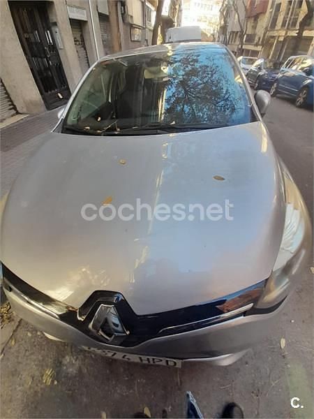 Gris / plata Usado 2013 Renault Clio IV Dynamique Berlina | 6100 € (Precio justo) - Imagen 1/4