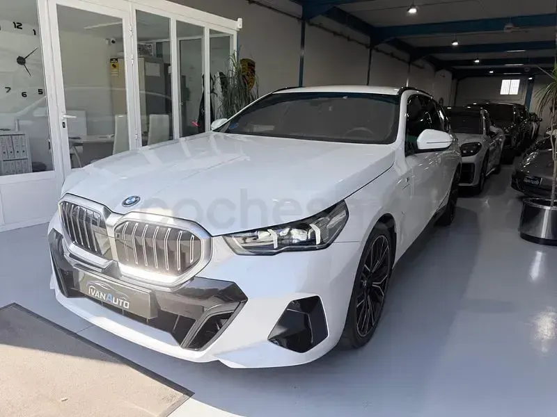 Usado BMW 530e M Sport 299 CV (219 kW) 2025 Blanco Familiar