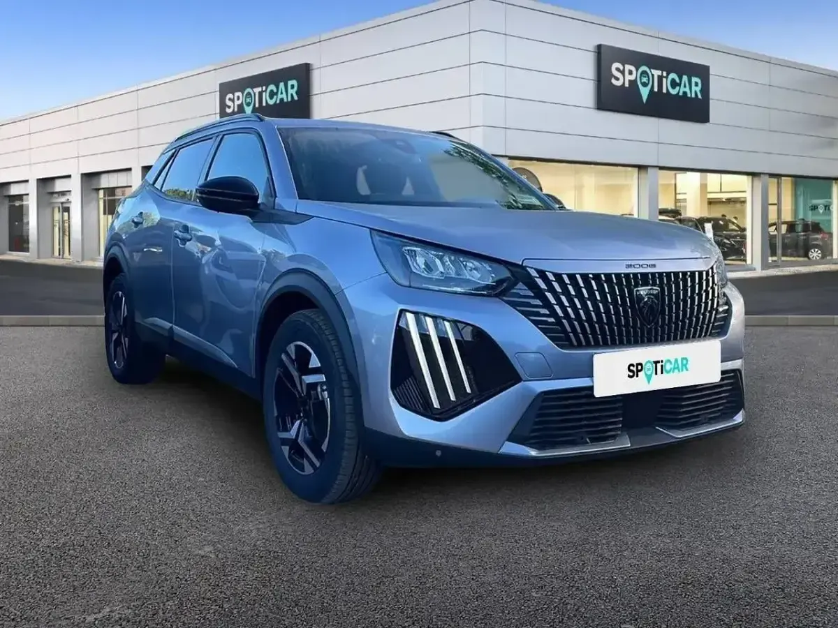 Usado Peugeot 2008 Allure 100 CV (73 kW) 2024 Gris SUV
