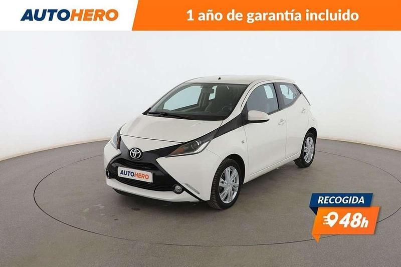 Blanco Usado 2016 Toyota Aygo X-play Utilitario | 11.199 € (Caro) - Imagen 1/3