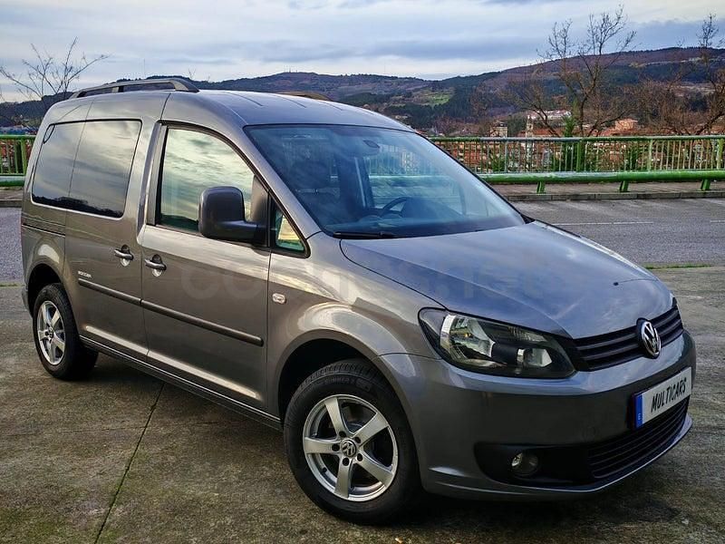 Usado VW Caddy Comfortline 105 CV (77 kW) 2014 Gris / plata Monovolumen