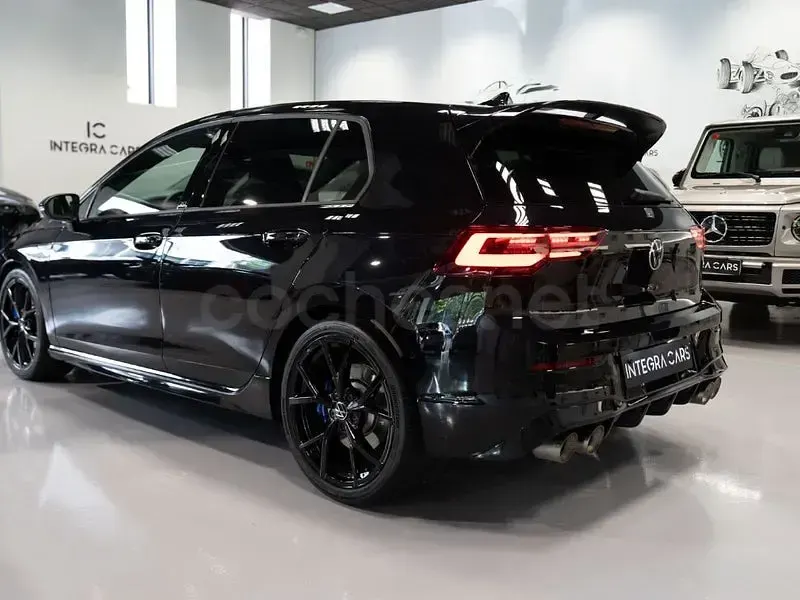 Usado VW Golf VIII R 333 CV (244 kW) 2024 Negro Berlina
