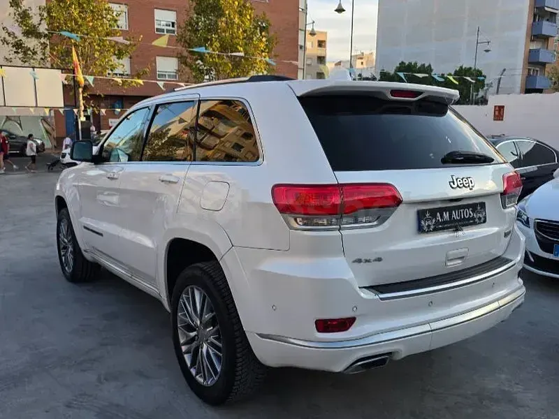 Usado Jeep Grand Cherokee Summit 250 CV (183 kW) 2017 Blanco SUV