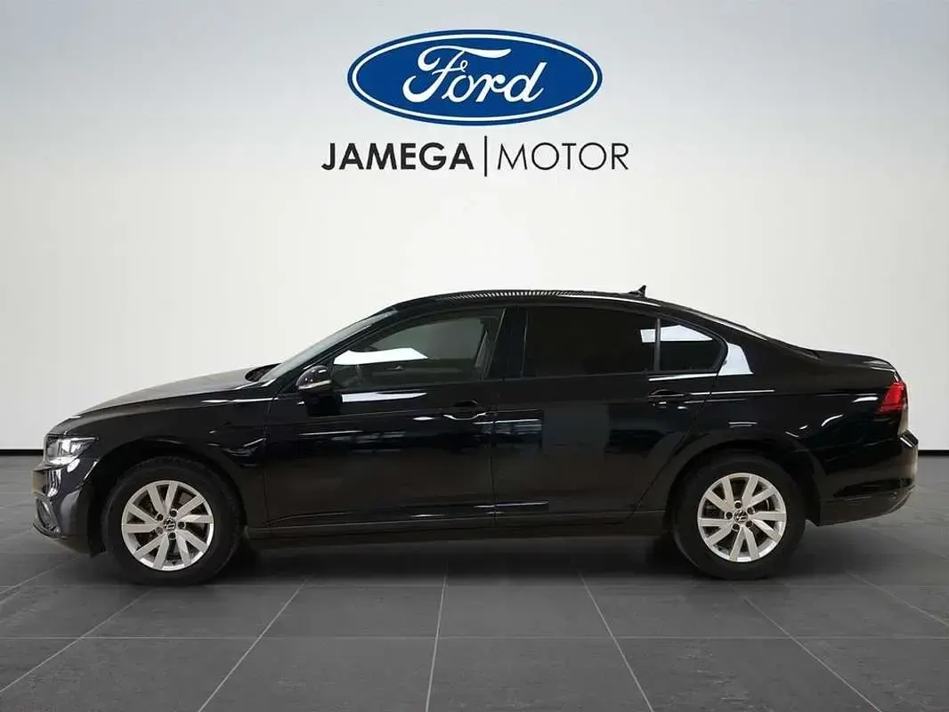 Usado VW Passat 122 CV (89 kW) 2021 Negro Familiar