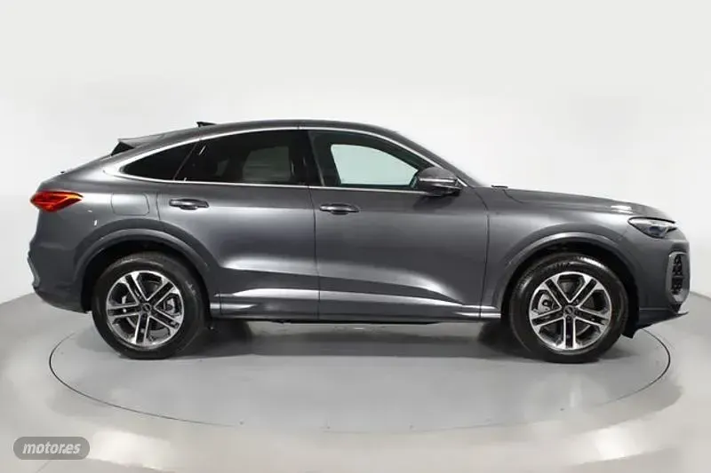 Nuevo Audi Q5 Sportback S-Line 299 CV (219 kW) 2026 Gris SUV
