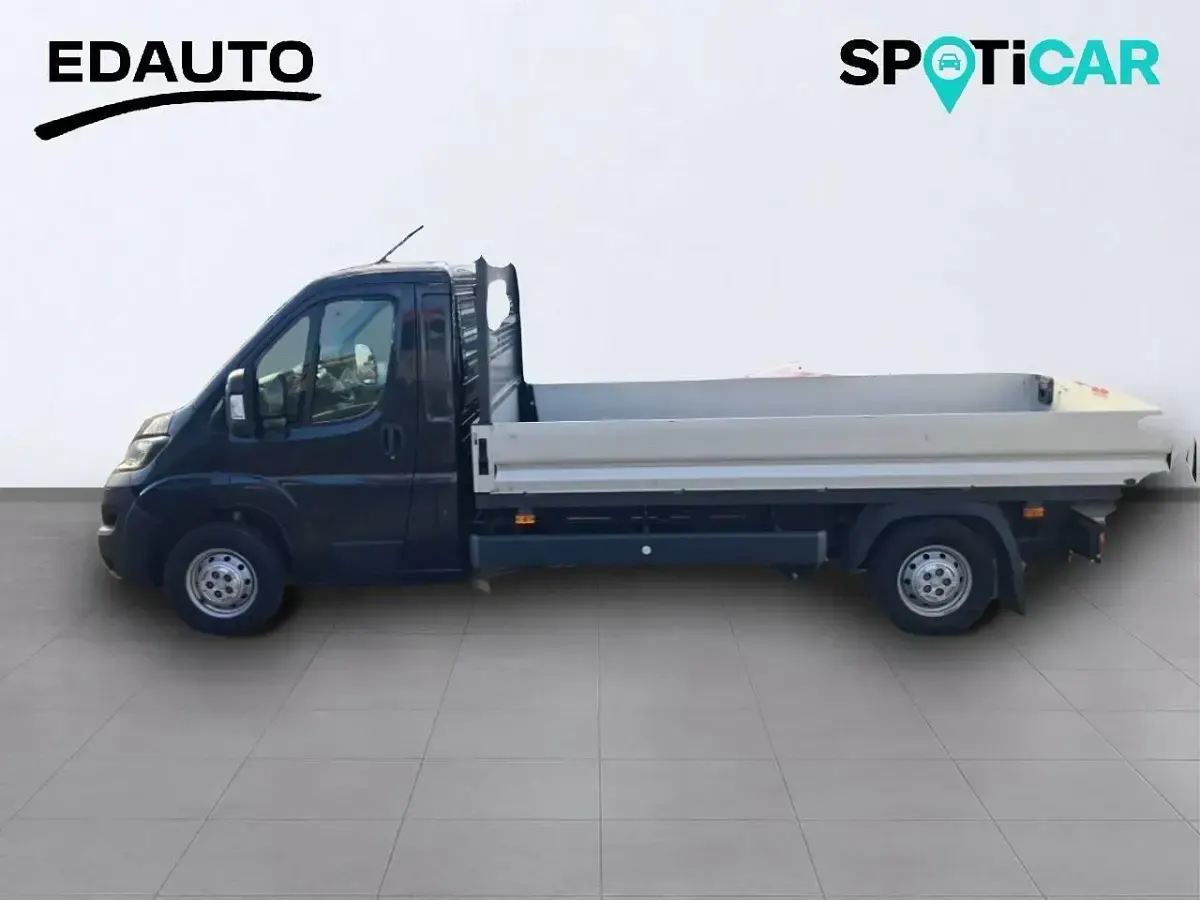 Usado Peugeot Boxer S 140 CV (102 kW) 2020 Gris Van