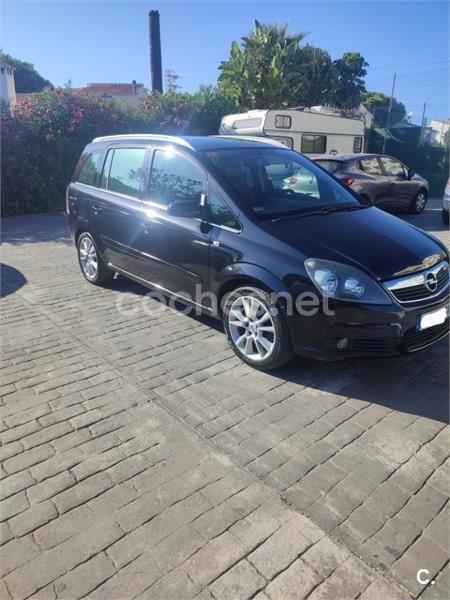 Usado Opel Zafira Cosmo 120 CV (88 kW) 2006 Negro Monovolumen