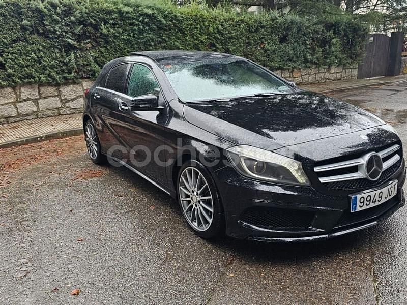 Usado Mercedes A180 AMG line 109 CV (80 kW) 2015 Negro Berlina