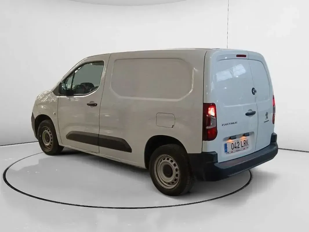 Usado Peugeot Partner S 102 CV (75 kW) 2021 Blanco Monovolumen