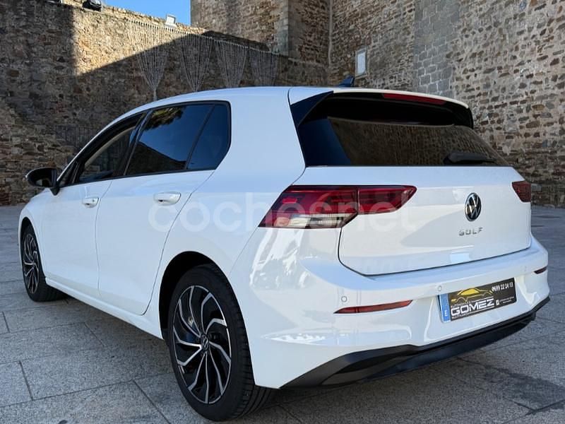 Usado VW Golf VIII Life 115 CV (84 kW) 2021 Blanco Berlina