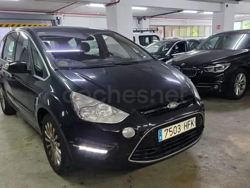 Usado Ford S-MAX Trend 140 CV (102 kW) 2011 Gris / plata Monovolumen