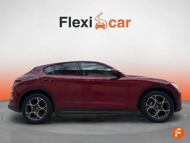 Usado Alfa Romeo Stelvio Sprint 160 CV (117 kW) 2022 Rojo SUV