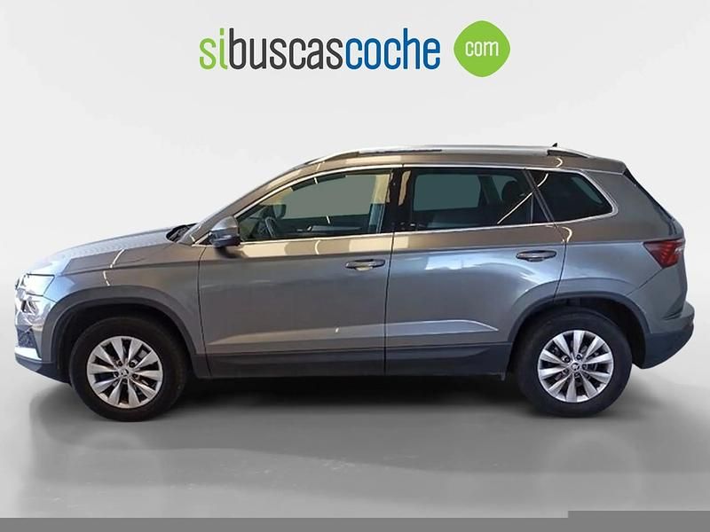 Usado Skoda Karoq Ambition 150 CV (110 kW) 2022 Gris/plata SUV