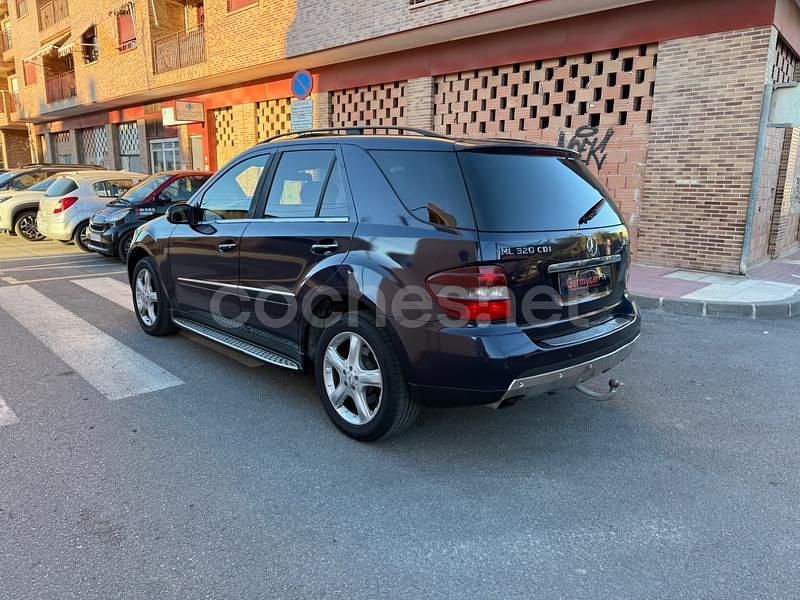 Usado Mercedes ML320 224 CV (164 kW) 2007 Azul SUV