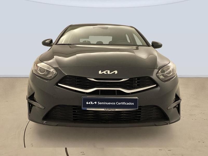 Usado Kia Ceed 140 CV (102 kW) 2025 Gris Utilitario