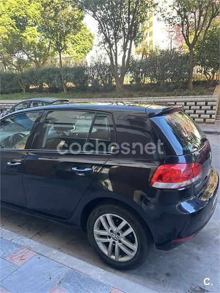Usado VW Golf VII 110 CV (80 kW) 2014 Negro Berlina