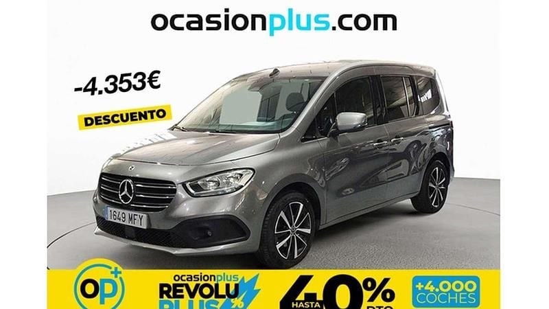 Usado Mercedes 180 116 CV (85 kW) 2023 Plateado Berlina