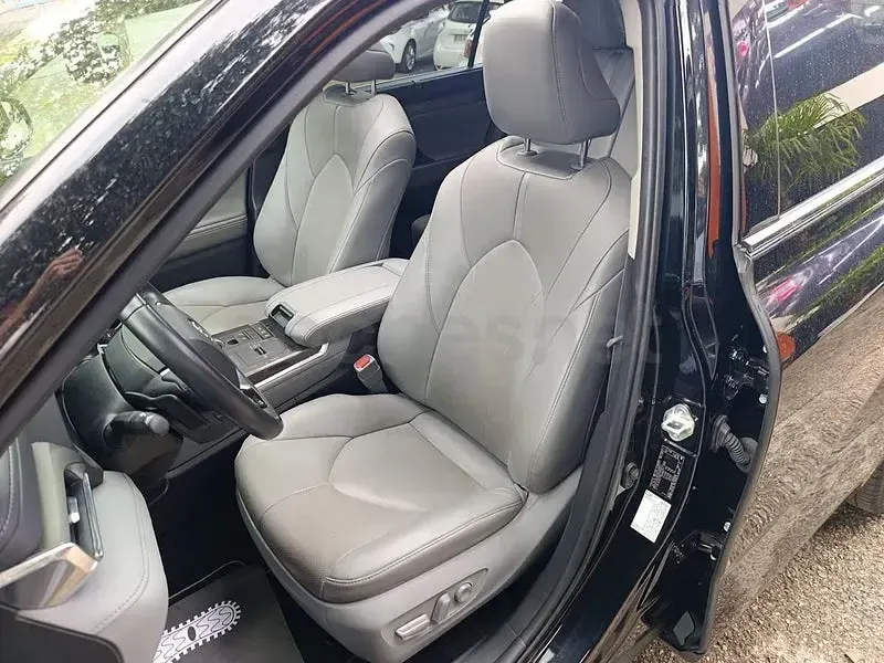 Usado Toyota Highlander Advance 246 CV (180 kW) 2022 Negro SUV