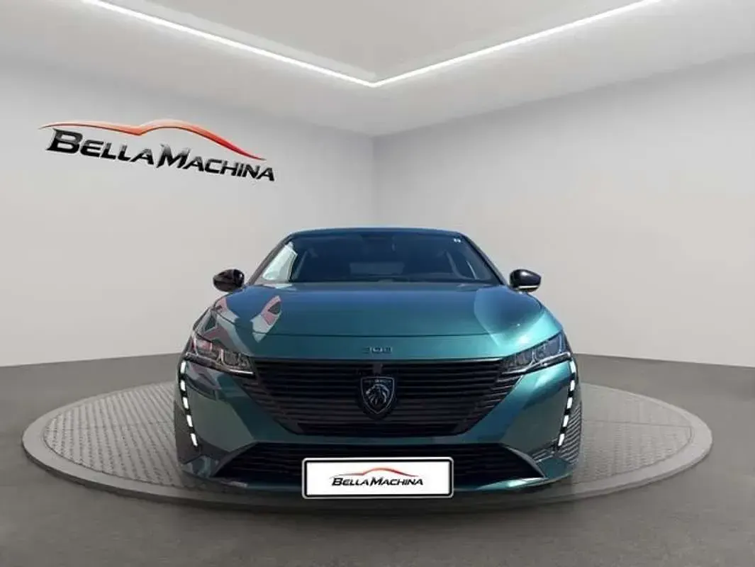 Usado Peugeot 308 SW Active 131 CV (96 kW) 2022 Verde Familiar